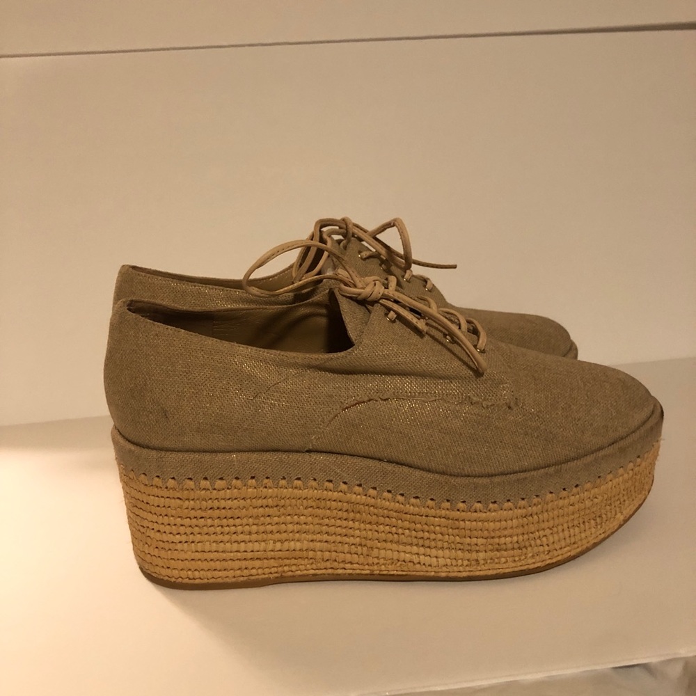 Super cute Stuart Weitzman   platform espadrille type shoes. Size 7.5